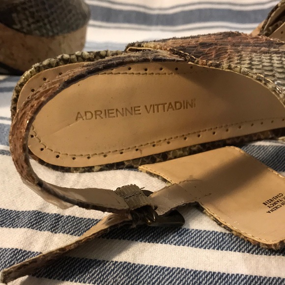 Neiman Marcus AV platform block heel snakeskin sandals - Picture 5 of 6